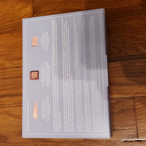 R.E.M. Beauty Yours Truly Makeup Set - Picture 2 of 3